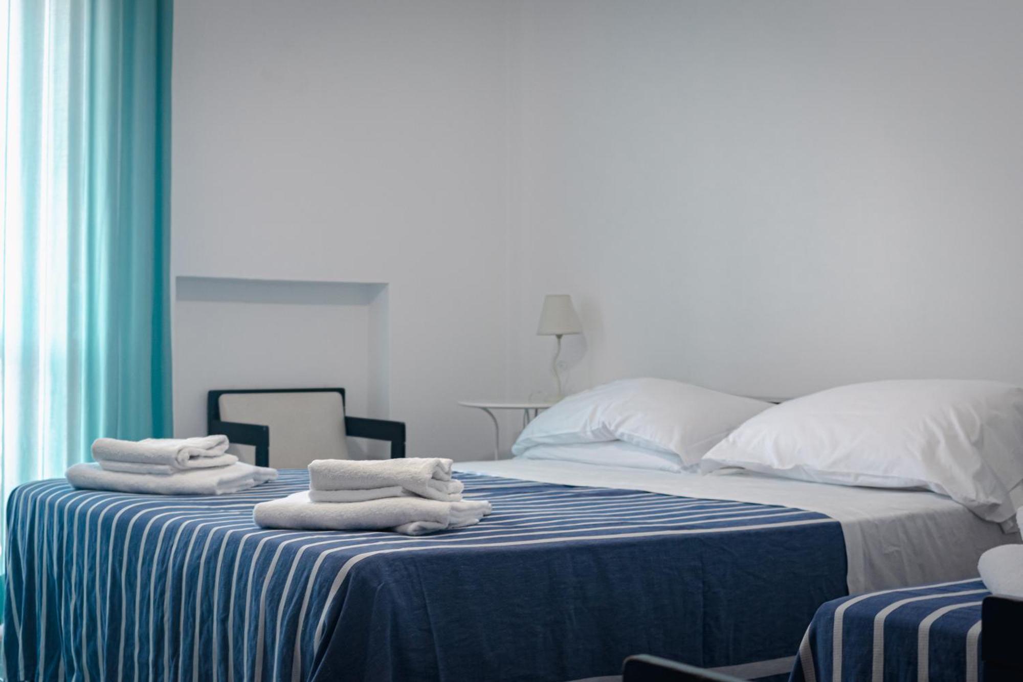 Hotel Mediterraneo Guardia Piemontese Terme Exterior photo